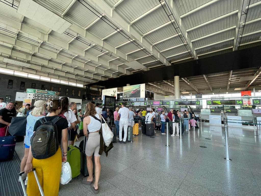 Al momento stai visualizzando Agrigento – Etna, voli sospesi fino alle 10 del 15 settembre