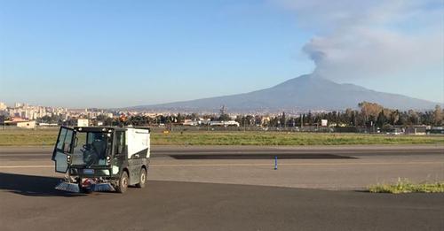 Al momento stai visualizzando Agrigento – Etna, e’ allerta rossa per cenere: stop voli in arrivo