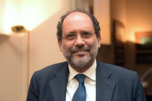 Scopri di più sull'articolo Agrigento – L’ex pm Antonio Ingroia entra a far parte del movimento Controcorrente: “il mio impegno a difesa della legalità”