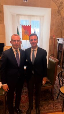 Al momento stai visualizzando Agrigento – ARS, LUIGI SALVAGGIO ADERISCE AL GRUPPO DI FORZA ITALIA. MINARDO: “SCELTA NATURALE, BENVENUTO E BUON LAVORO”