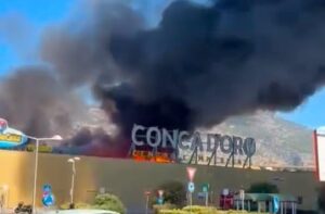 Scopri di più sull'articolo Agrigento – Incendio in centro commerciale: edificio evacuato
