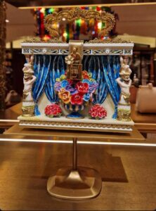 Scopri di più sull'articolo Agrigento – Dolce & Gabbana celebrano Sciacca: una borsa dedicata alla Madonna del Soccorso
