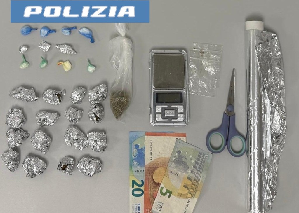 Al momento stai visualizzando Agrigento – Sorpreso a consegnare droga a domicilio: arrestato