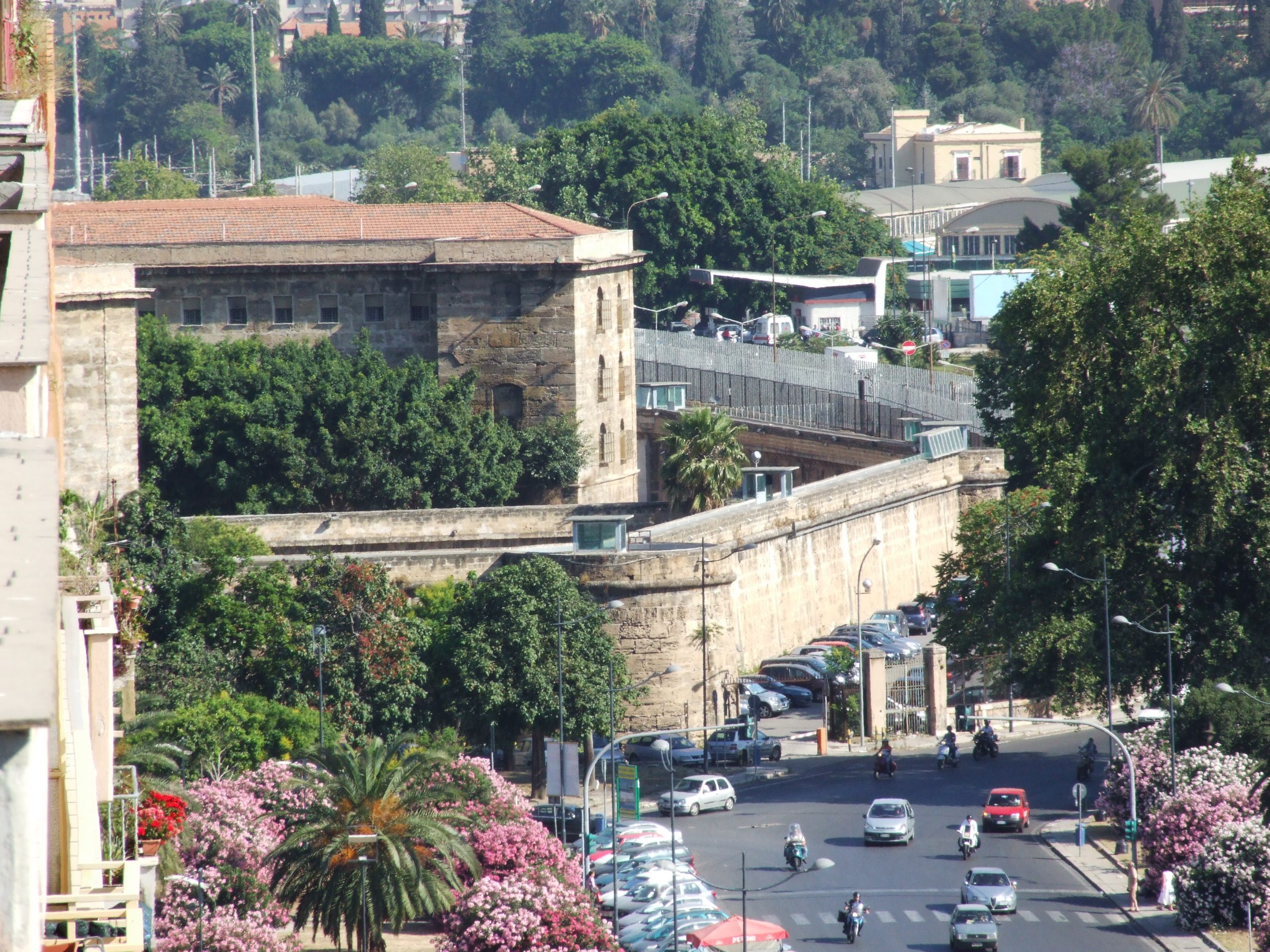 Al momento stai visualizzando Agrigento – Ucciardone, scoperti droga e cellulari