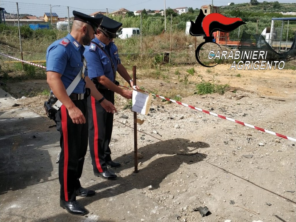 Al momento stai visualizzando Agrigento – Licata, rifiuti speciali e amianto in un fondo agricolo: denunciata una coppia