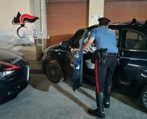Scopri di più sull'articolo Agrigento – In auto con un coltello con lama di quasi 10 centimetri, denunciato