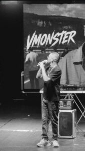 Scopri di più sull'articolo Agrigento – Palma in delirio per VMonster. Oltre 5mila presenti al concerto
