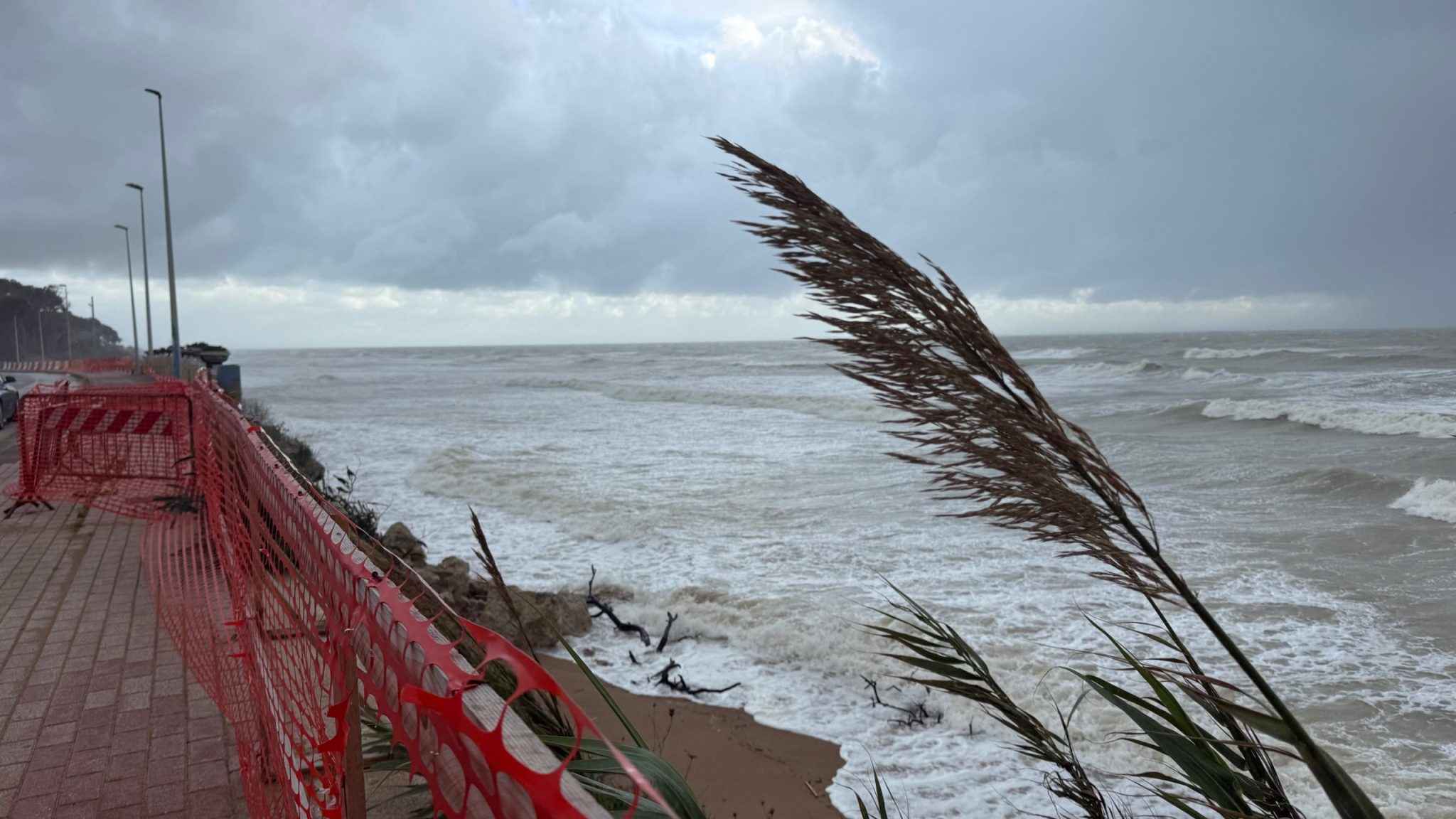 Al momento stai visualizzando Agrigento parla di clima a New York, ma San Leone aspetta i progetti