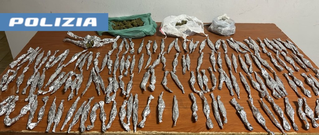Al momento stai visualizzando Agrigento – Sorpreso a vendere dosi di droga agli automobilisti in transito: arrestato 16enne