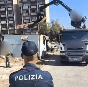 Scopri di più sull'articolo Agrigento – Rimossi chioschi abusivi e sequestrati prodotti ortofrutticoli: sanzioni per oltre 47mila euro