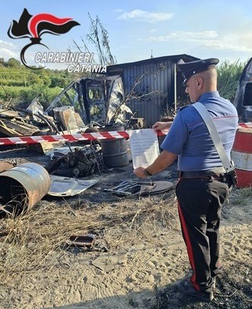 Al momento stai visualizzando Agrigento – Una distesa di rottami nel cuore della campagna: sequestrata discarica abusiva e denunciate 2 persone