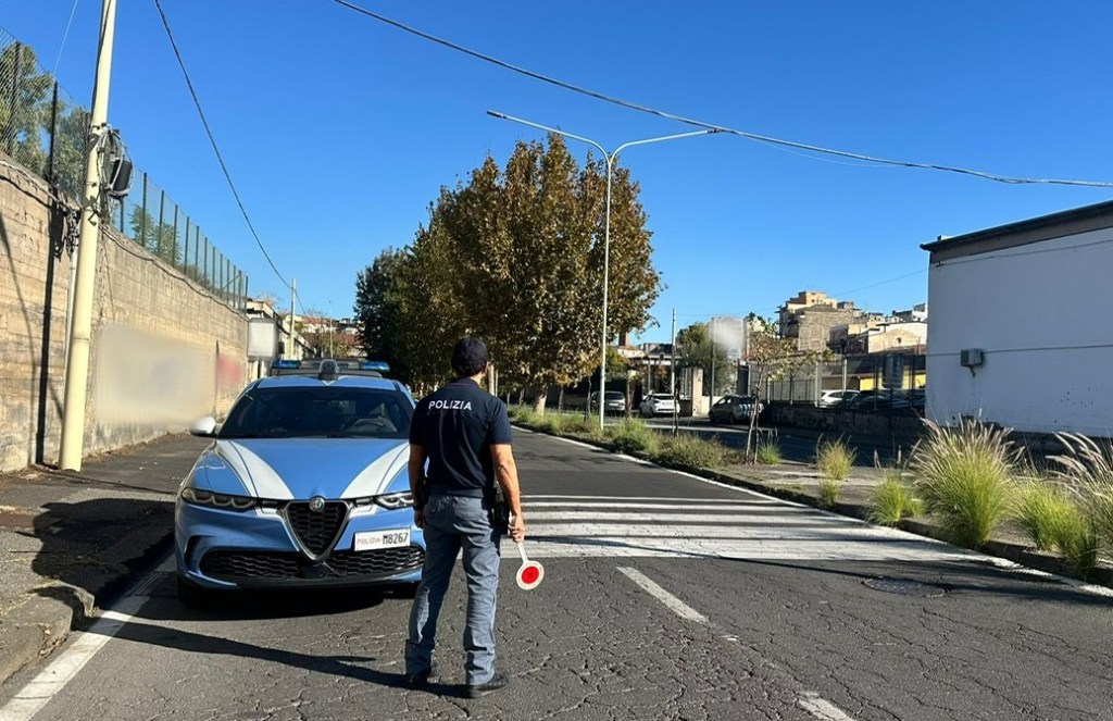 Al momento stai visualizzando Agrigento – Sorpreso in sella ad uno scooter con crack negli slip: arrestato 22enne