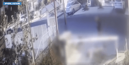 Al momento stai visualizzando Agrigento – Aggredisce anziana e tenta di sgozzarla con un coltello da cucina: arrestato