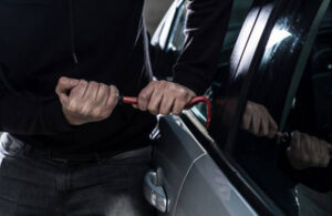 Scopri di più sull'articolo Agrigento – Catania, sorpresi a rubare in un’auto: arrestati due pregiudicati, avevano smartphone e gioielli