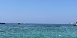 Scopri di più sull'articolo Agrigento – La barca Sea Eye 5 ha salvato 24 persone, tra loro anche una bimba disidratata
