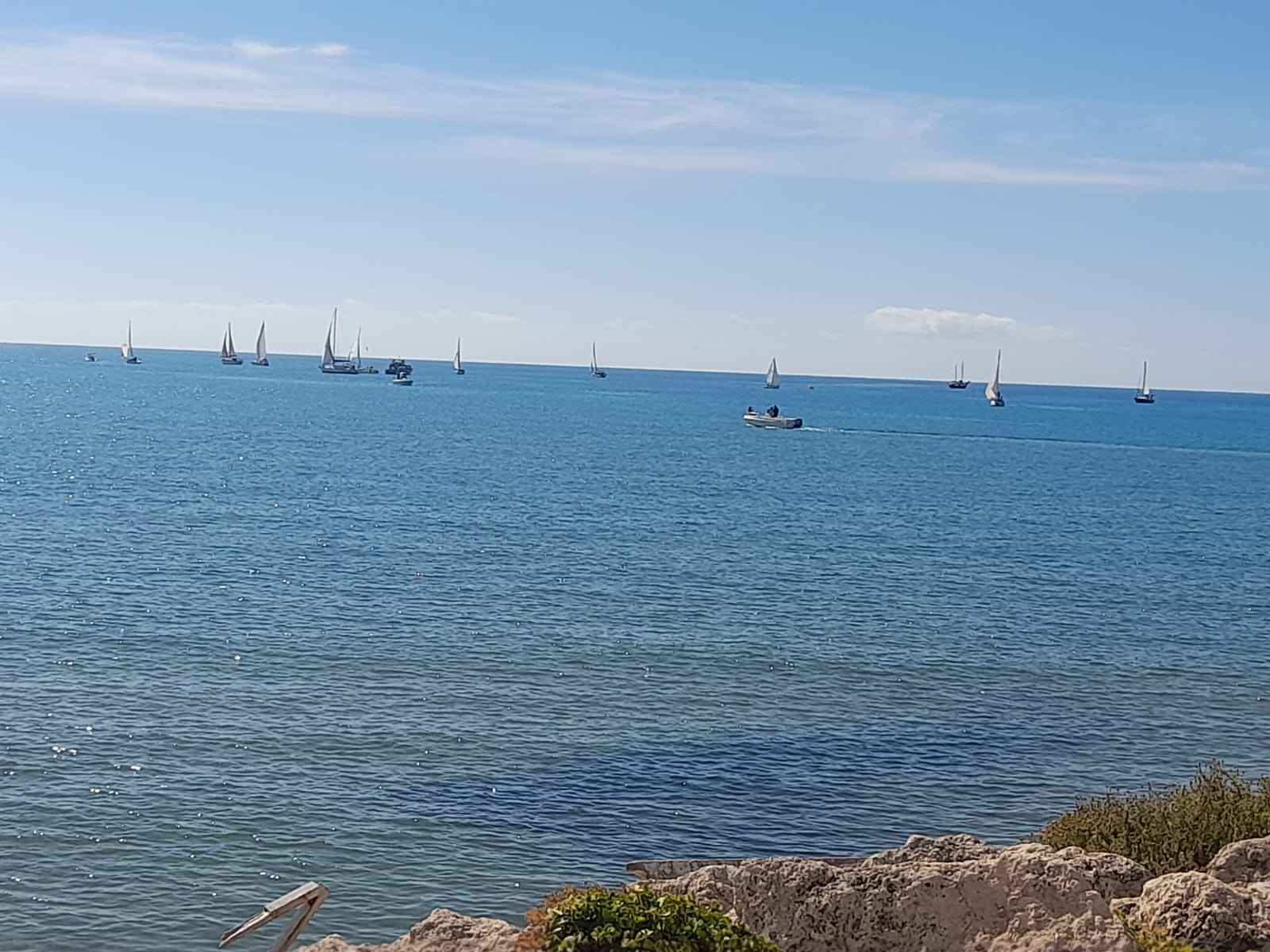 Al momento stai visualizzando Non possiamo aspettare New York: la spiaggia di Agrigento se ne sta andando, e non è per colpa del mare che si alza