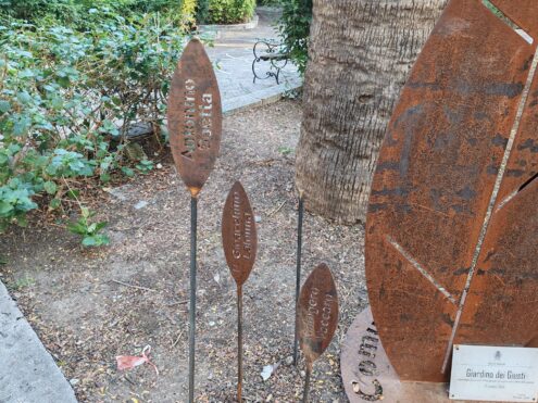 Scopri di più sull'articolo Agrigento – Canicattì, ennesimo vile atto: ritrovata tagliata la foglia commemorativa dedicata al maresciallo dei Carabinieri Giuliano Guazzelli