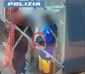 Scopri di più sull'articolo Agrigento – Immortalato a spacciare dalle videocamere della sala operativa, arrestato pusher