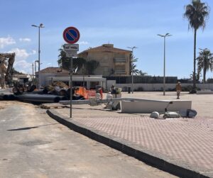 Scopri di più sull'articolo Agrigento, San Leone, palo luce si abbatte su piazzale Giglia