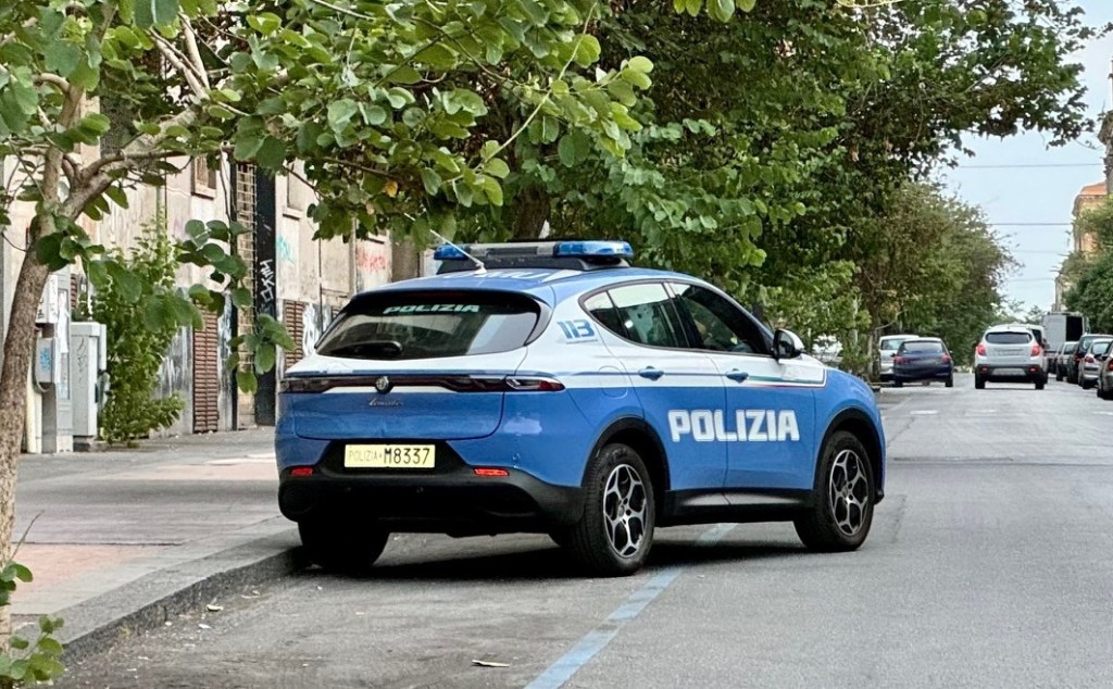 Al momento stai visualizzando Agrigento – Ruba auricolari a turisti e aggredisce poliziotto: arrestato tunisino