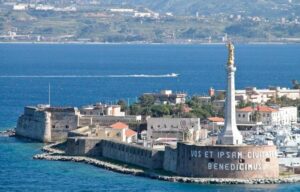 Scopri di più sull'articolo Agrigento – Avvocato sfregiato con l’acido: è in terapia intensiva
