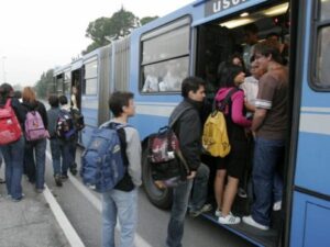 Scopri di più sull'articolo Agrigento – Campobello di Licata, la richiesta per ottenere l’abbonamento per studenti pendolari