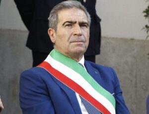 Scopri di più sull'articolo Agrigento – Un altro sfregio alla memoria a Canicattì, rubata targa in memoria del figlio del giudice Saetta