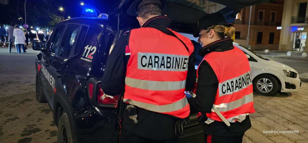 Al momento stai visualizzando Agrigento – Panico a San Leone: turista aggredisce dipendente hotel, molesta residenti e si scaglia contro carabinieri 