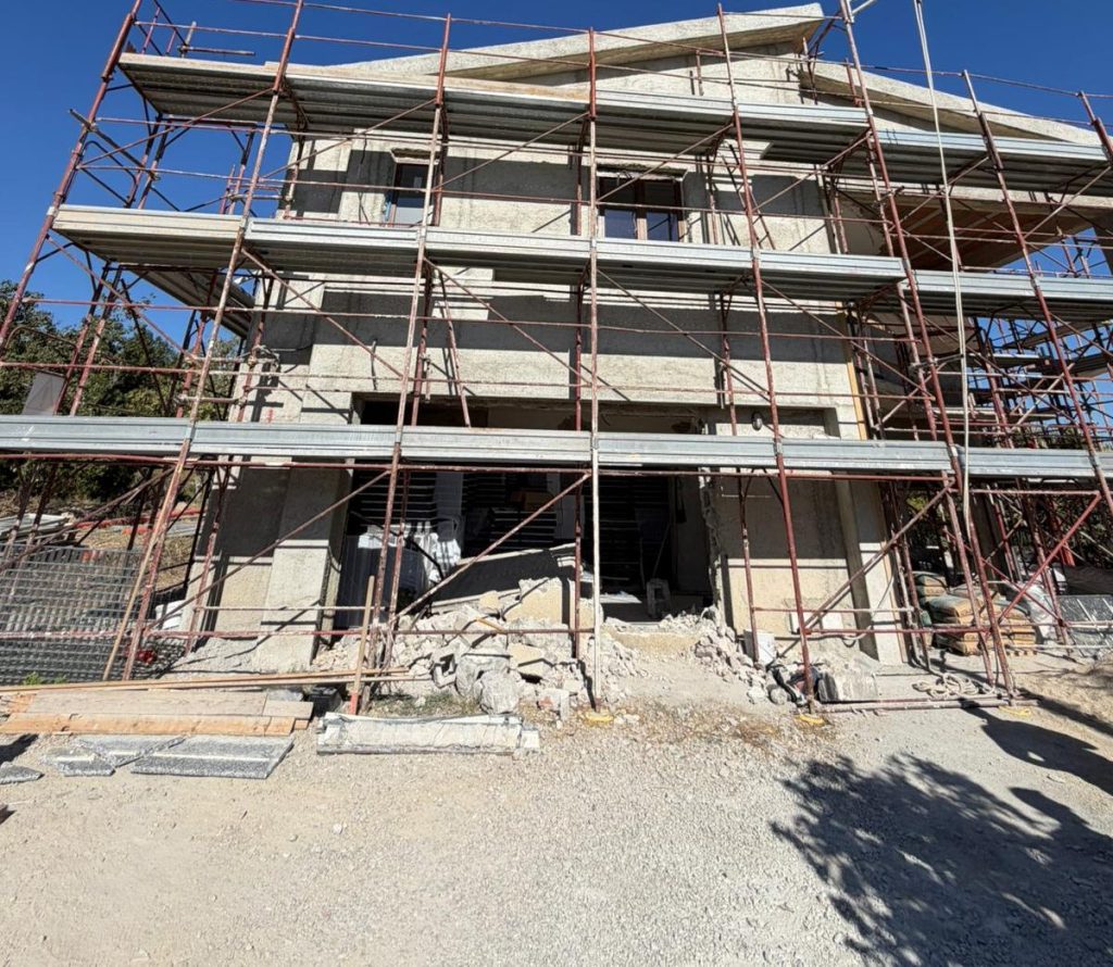 Al momento stai visualizzando Agrigento – Crolla una parete in un cantiere a Bivona: muore operaio di 53 anni; ferito il figlio