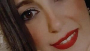 Scopri di più sull'articolo Agrigento – Dalla politica al palcoscenico: il viaggio di Angela Sacco, tra famiglia, passione per il teatro e impegno sociale