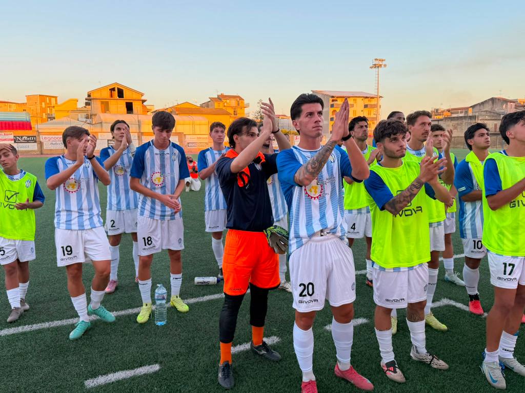 Al momento stai visualizzando Agrigento – Akragas-Sciacca 2-1: rimonta biancazzurra, ma in Coppa passa lo Sciacca