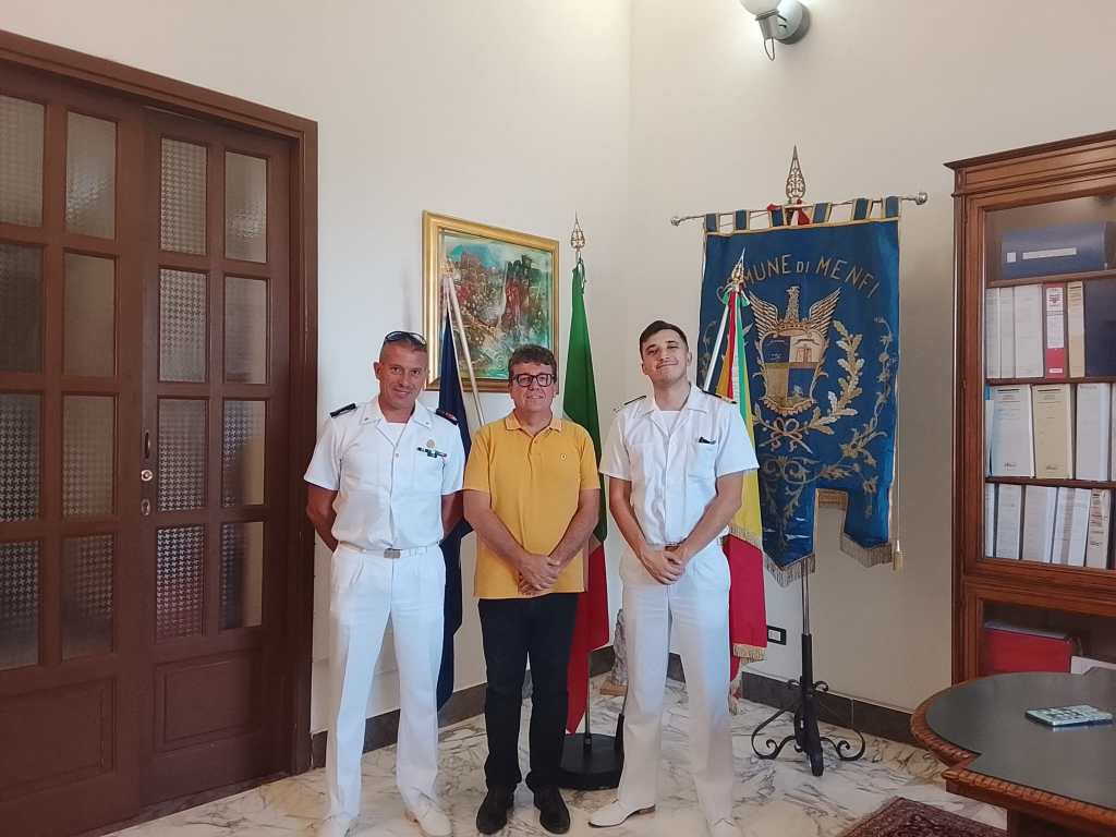 Al momento stai visualizzando Agrigento – Menfi, il sindaco incontra il Comandante della Capitaneria di Porto di Sciacca