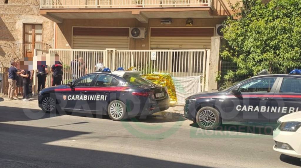 Al momento stai visualizzando Agrigento – Dramma a Favara, 86enne prende una pistola e si spara alla testa in mezzo la strada