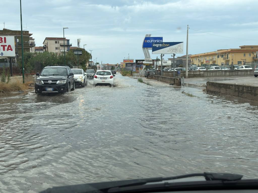 Al momento stai visualizzando Agrigento – Primi allagamenti al viale Cannatello, Fattori e Sicurella: “E’ il momento di intervenire”