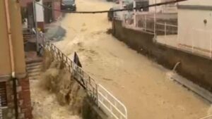Scopri di più sull'articolo Agrigento sott’acqua e tutti a difendere chi amministra: La colpa sarebbe dei giornali che mostrano le caditoie otturate?