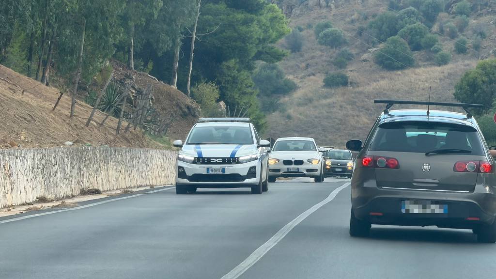 Al momento stai visualizzando Agrigento, cade con la bici elettrica e finisce in una scarpata: 44enne in ospedale
