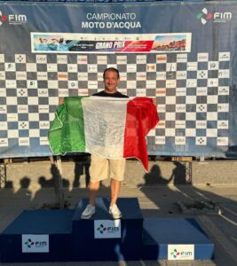 Scopri di più sull'articolo Agrigento – Stefano Castronovo è campione italiano di moto d’acqua