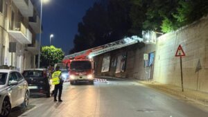 Scopri di più sull'articolo Agrigento – Via Francesco Crispi, poche ore dopo la nostra segnalazione arrivano i vigili del fuoco