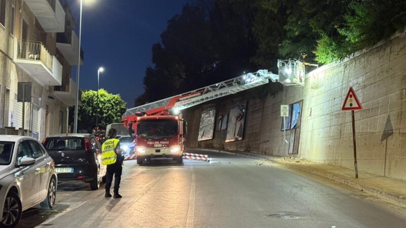 Al momento stai visualizzando Agrigento – Via Francesco Crispi, poche ore dopo la nostra segnalazione arrivano i vigili del fuoco
