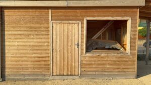 Scopri di più sull'articolo Agrigento, 600 mila euro per una stazione di interscambio mai inaugurata: Oggi restano vetri distrutti, erbacce e degrado