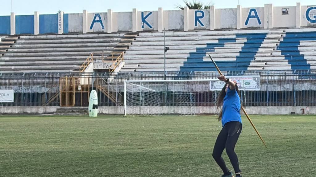 Al momento stai visualizzando Agrigento – La giavellottista Parolino torna ad allenarsi all’Esseneto: “Un inizio non solo per me ma per tanti atleti”