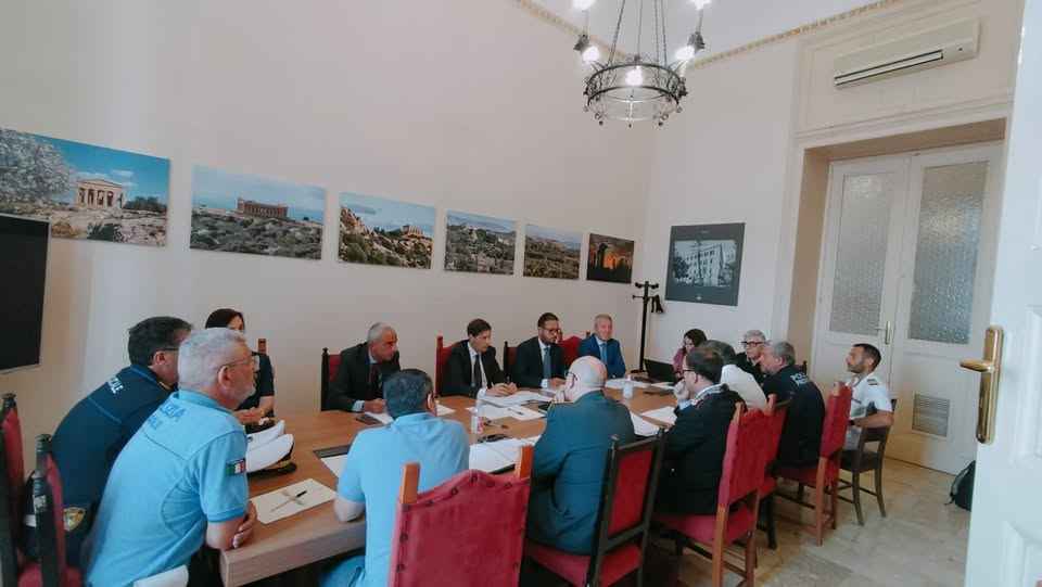 Al momento stai visualizzando Agrigento – Via Atenea di notte: quell’ordinanza scaduta e i pestaggi del giorno dopo. Cosa deve fare il Comune