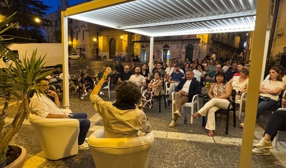 Al momento stai visualizzando Agrigento – Conclude con successo la rassegna “Grandi libri in piccolo borgo”