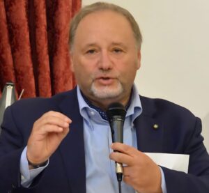 Scopri di più sull'articolo Agrigento – Il Mediterraneo come specchio e frontiera morale: al sociologo Francesco Pira il Premio “Mare Nostrum 2026”