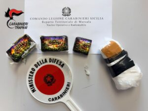 Scopri di più sull'articolo Agrigento – Vede i carabinieri e getta 300 grammi di cocaina dal finestrino, arrestato