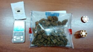 Scopri di più sull'articolo Agrigento – Marijuana in auto e bilancino nascosto in casa: arrestato un uomo a Palma di Montechiaro