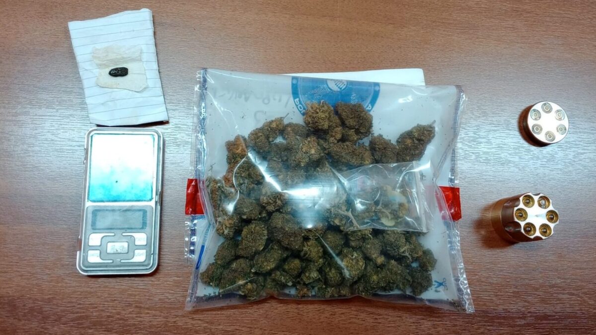 Al momento stai visualizzando Agrigento – Marijuana in auto e bilancino nascosto in casa: arrestato un uomo a Palma di Montechiaro