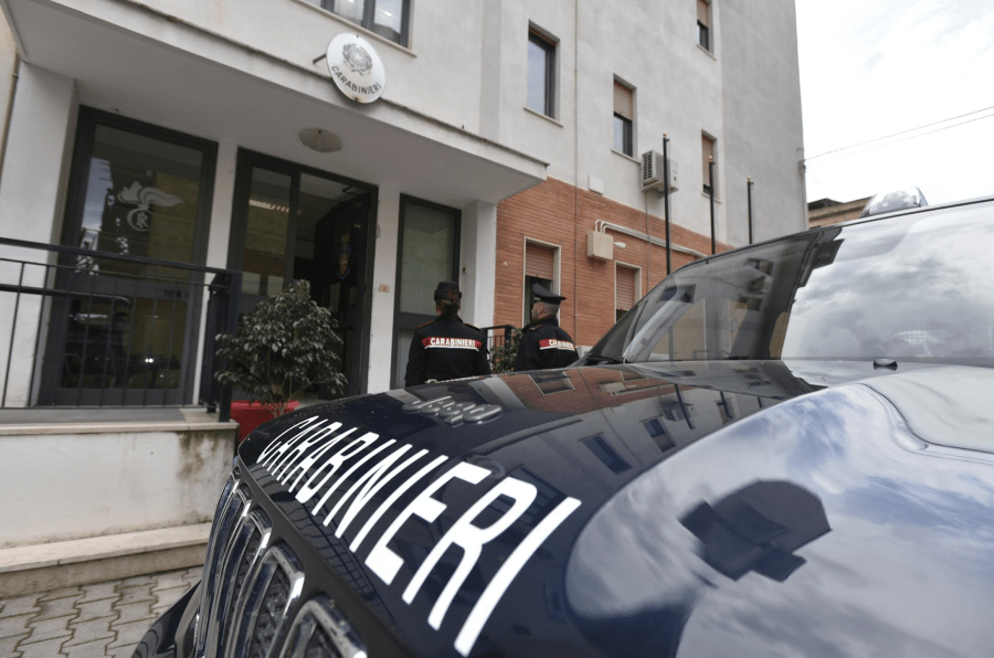 Al momento stai visualizzando Agrigento – Droga e 70 mila euro in contanti nascosti in cassette di derivazione, arrestato