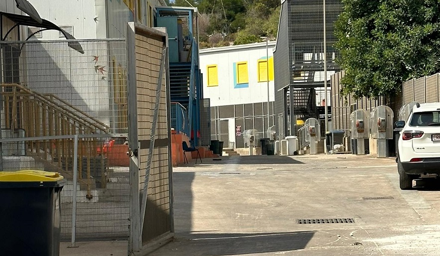Al momento stai visualizzando Agrigento – Rifiuti accatastati all’esterno dell’hotspot, i carabinieri sequestrano l’area a Lampedusa