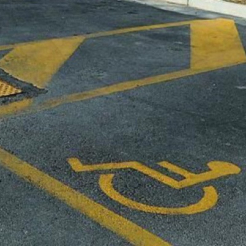 Al momento stai visualizzando Agrigento – Posti per disabili occupati abusivamente davanti le scuole, i genitori: “più controlli e più senso civico”